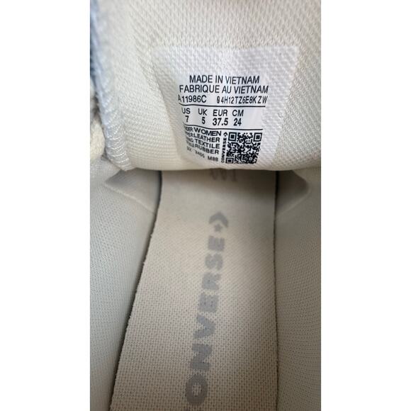 Converse Women's Silver Metallic Chuck Taylor All Star Low Leather Size 7 - Picture 13 of 13